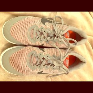 Nike tennis shoes- grey orange NICE!!